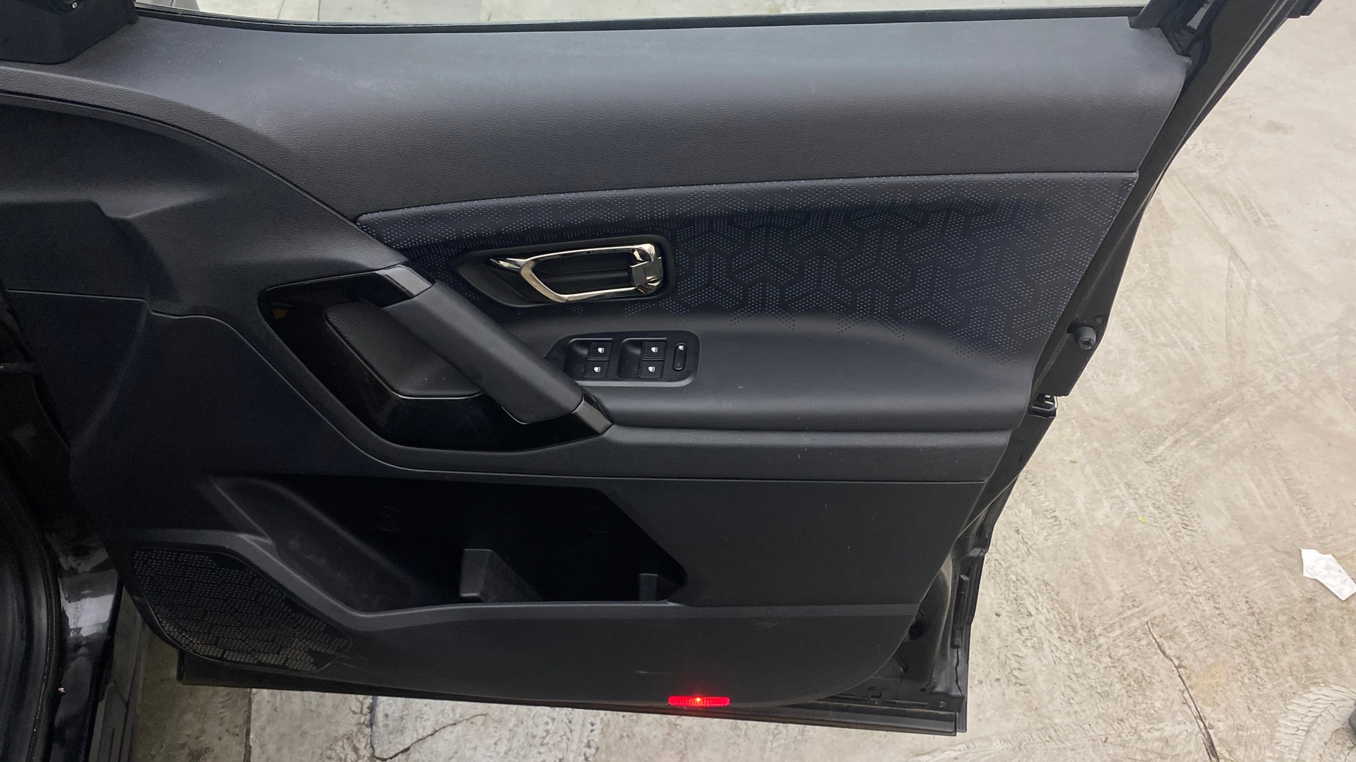 View 2023 Tata Harrier XZA Plus Option Dark Edition Image 35 Used 2023 Tata Harrier XZA Plus Option Dark Edition Image 35