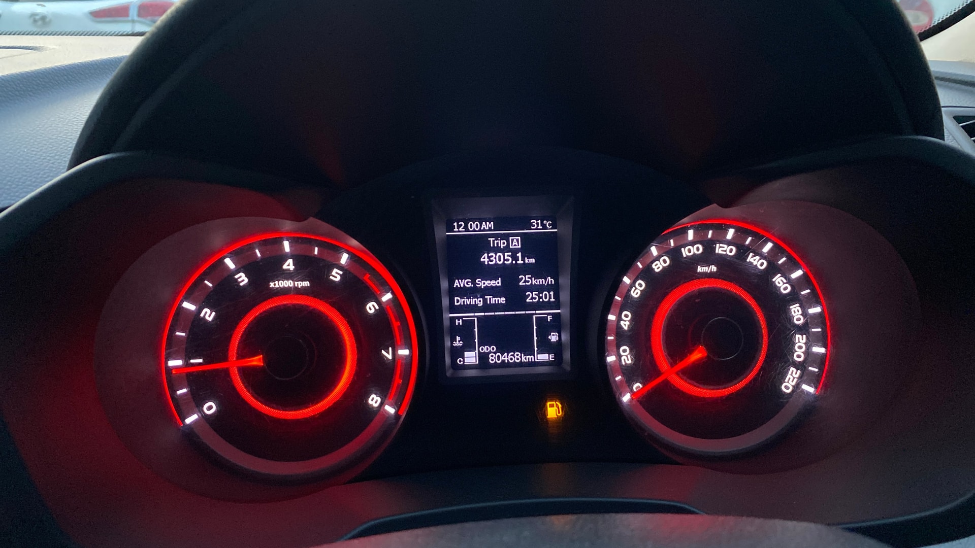 View 2019 Mahindra XUV300 W4 Petrol BS IV Image 36 Used 2019 Mahindra XUV300 W4 Petrol BS IV Image 36