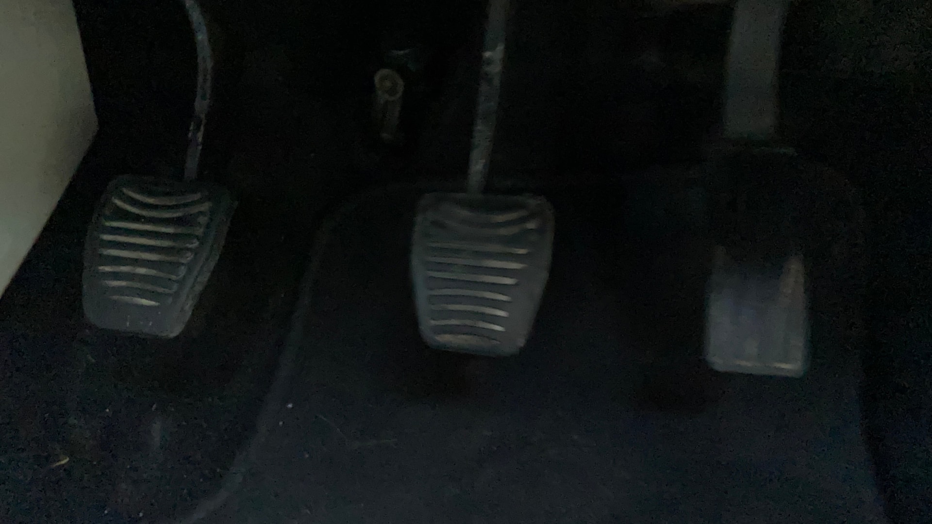 View 2019 Mahindra XUV300 W4 Petrol BS IV Image 10 Used 2019 Mahindra XUV300 W4 Petrol BS IV Image 10