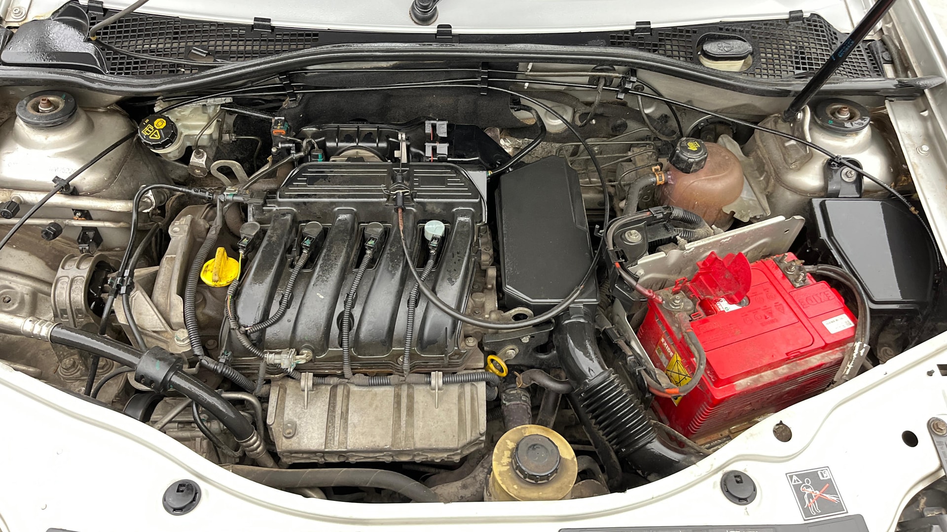 View 2014 Renault Duster Petrol RXL Image 40 Used 2014 Renault Duster Petrol RXL Image 40