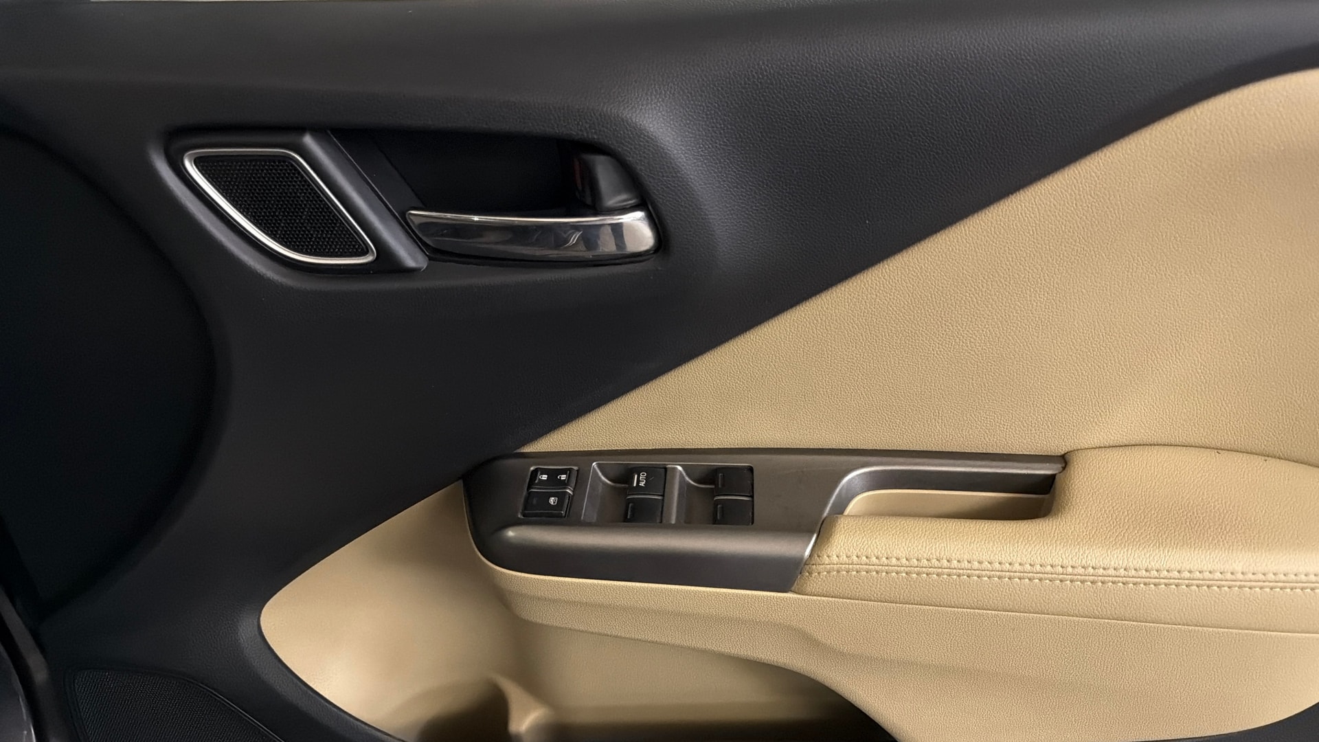 View 2017 Honda City ZX MT Diesel Anniversary Edition Image 35 Used 2017 Honda City ZX MT Diesel Anniversary Edition Image 35