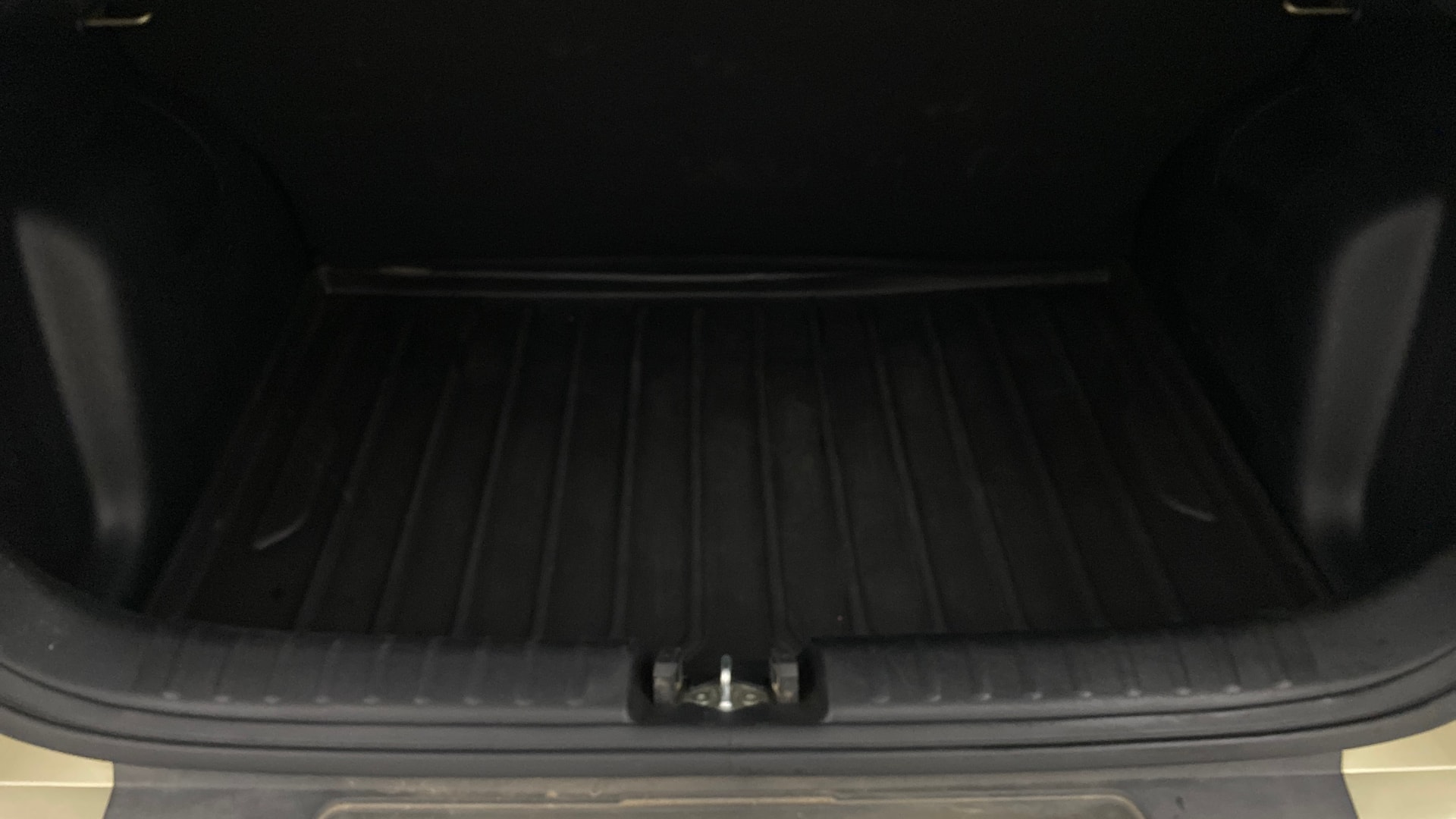 View 2020 Kia Sonet HTK Plus DCT Petrol Image 10 Used 2020 Kia Sonet HTK Plus DCT Petrol Image 10