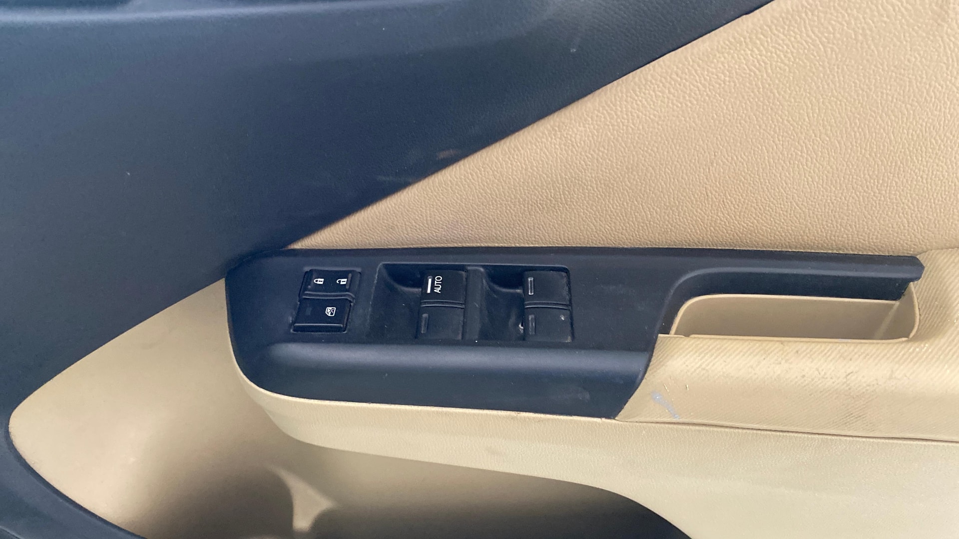 View 2016 Honda City ZX MT Diesel Anniversary Edition Image 34 Used 2016 Honda City ZX MT Diesel Anniversary Edition Image 34
