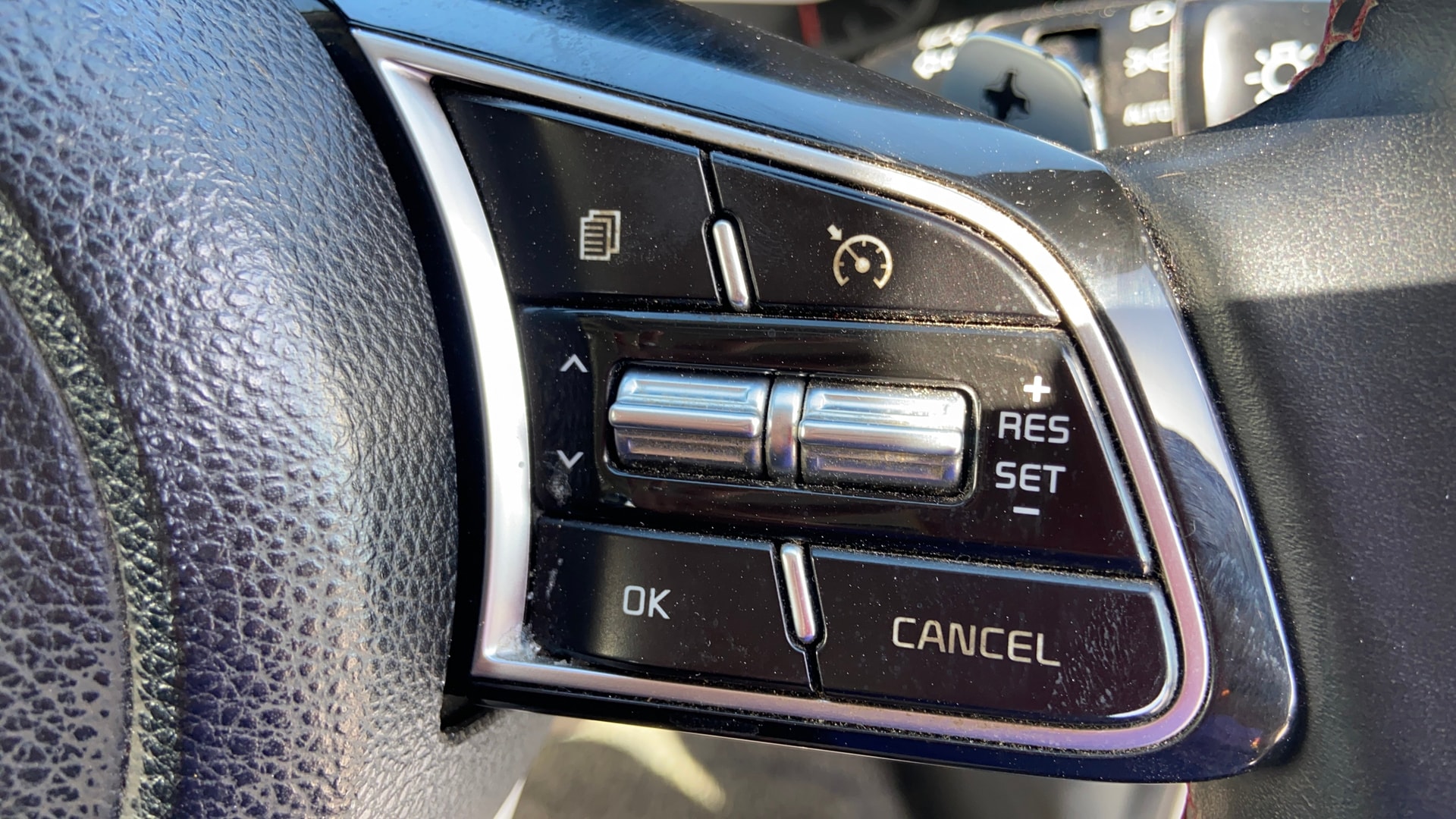 View 2022 Kia Sonet GTX Plus AT Diesel Image 3 Used 2022 Kia Sonet GTX Plus AT Diesel Image 3