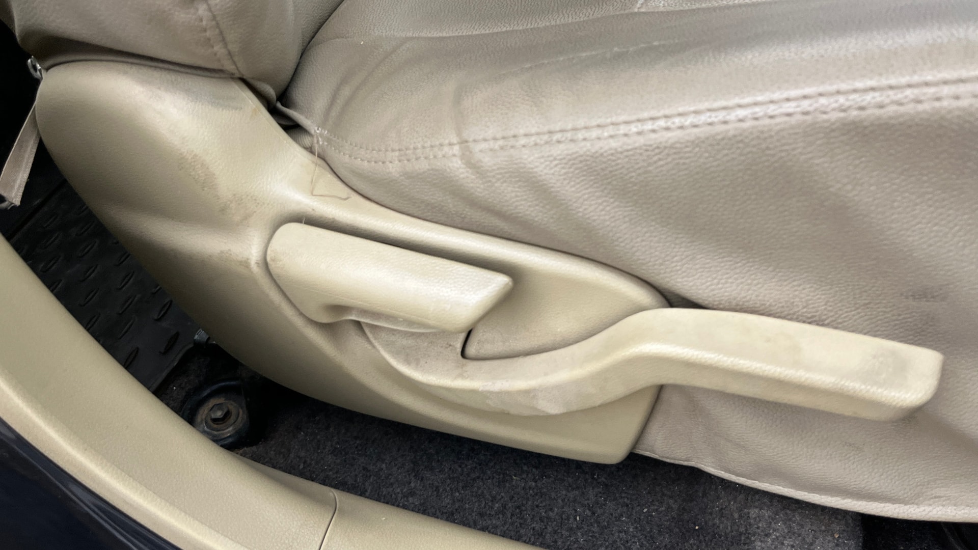 View 2015 Honda Amaze E MT Petrol BS IV Image 18 Used 2015 Honda Amaze E MT Petrol BS IV Image 18