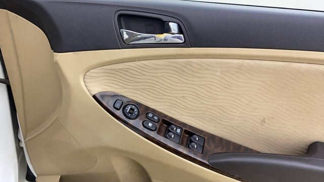 View Hyundai Fluidic Verna Image 32 Used Hyundai Fluidic Verna Image 32