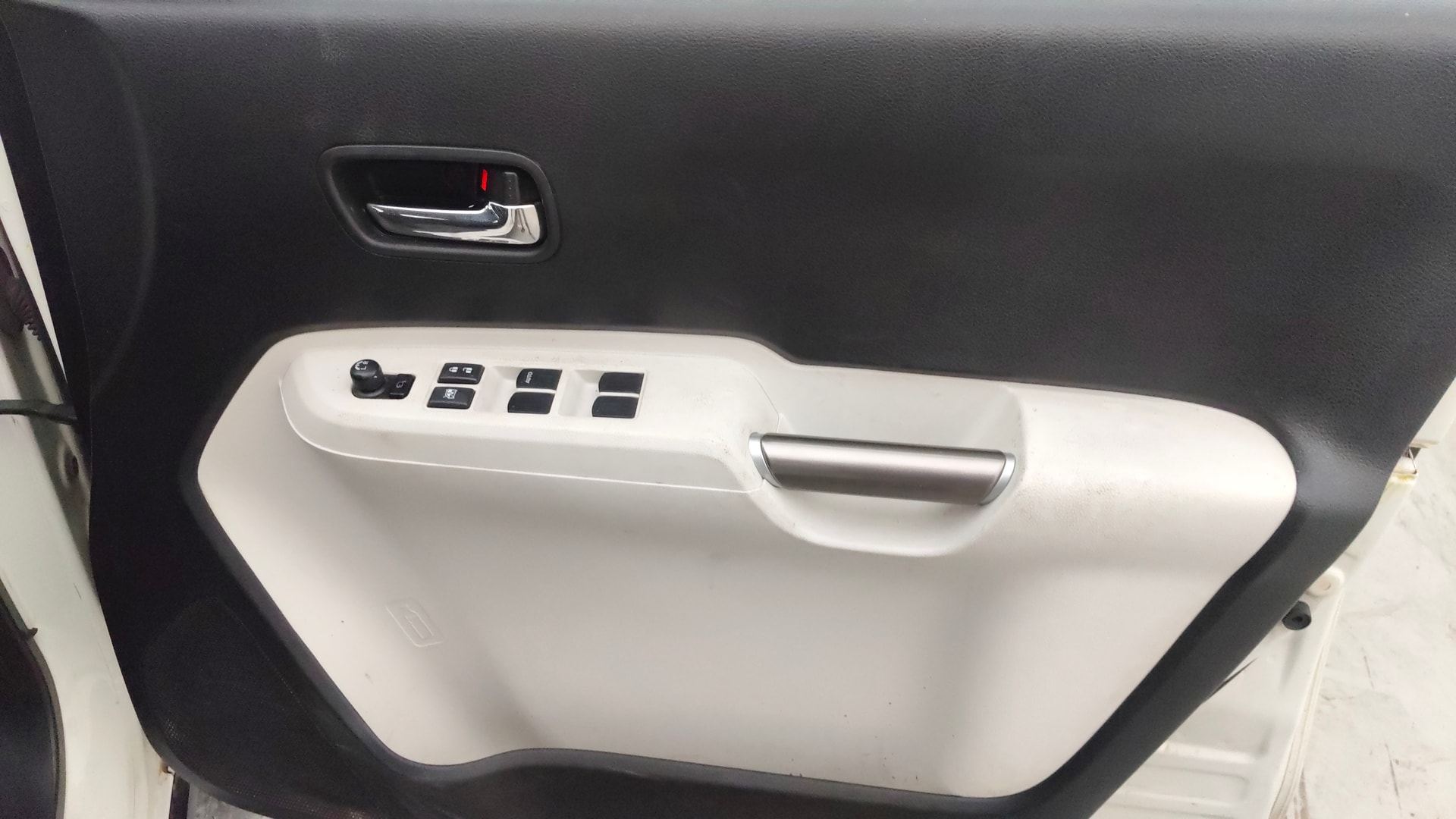 View 2017 Maruti Suzuki 1000 Base Variant Image 37 Used 2017 Maruti Suzuki 1000 Base Variant Image 37
