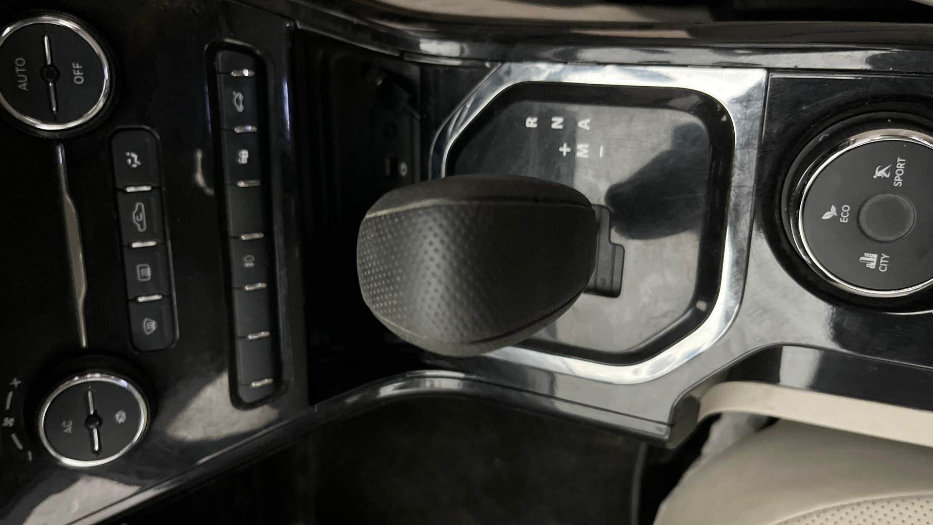 View 2023 Tata Nexon Revotron XE Image 41 Used 2023 Tata Nexon Revotron XE Image 41