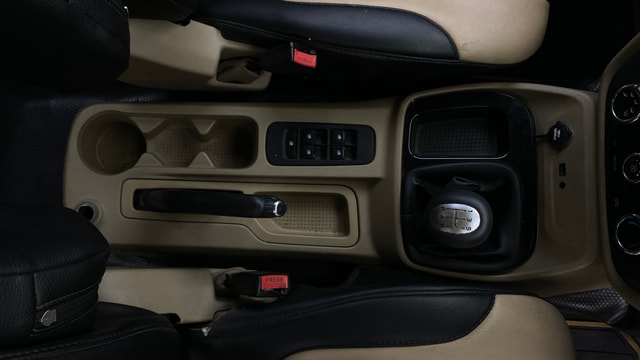 View Mahindra TUV300 Image 37 Used Mahindra TUV300 Image 37
