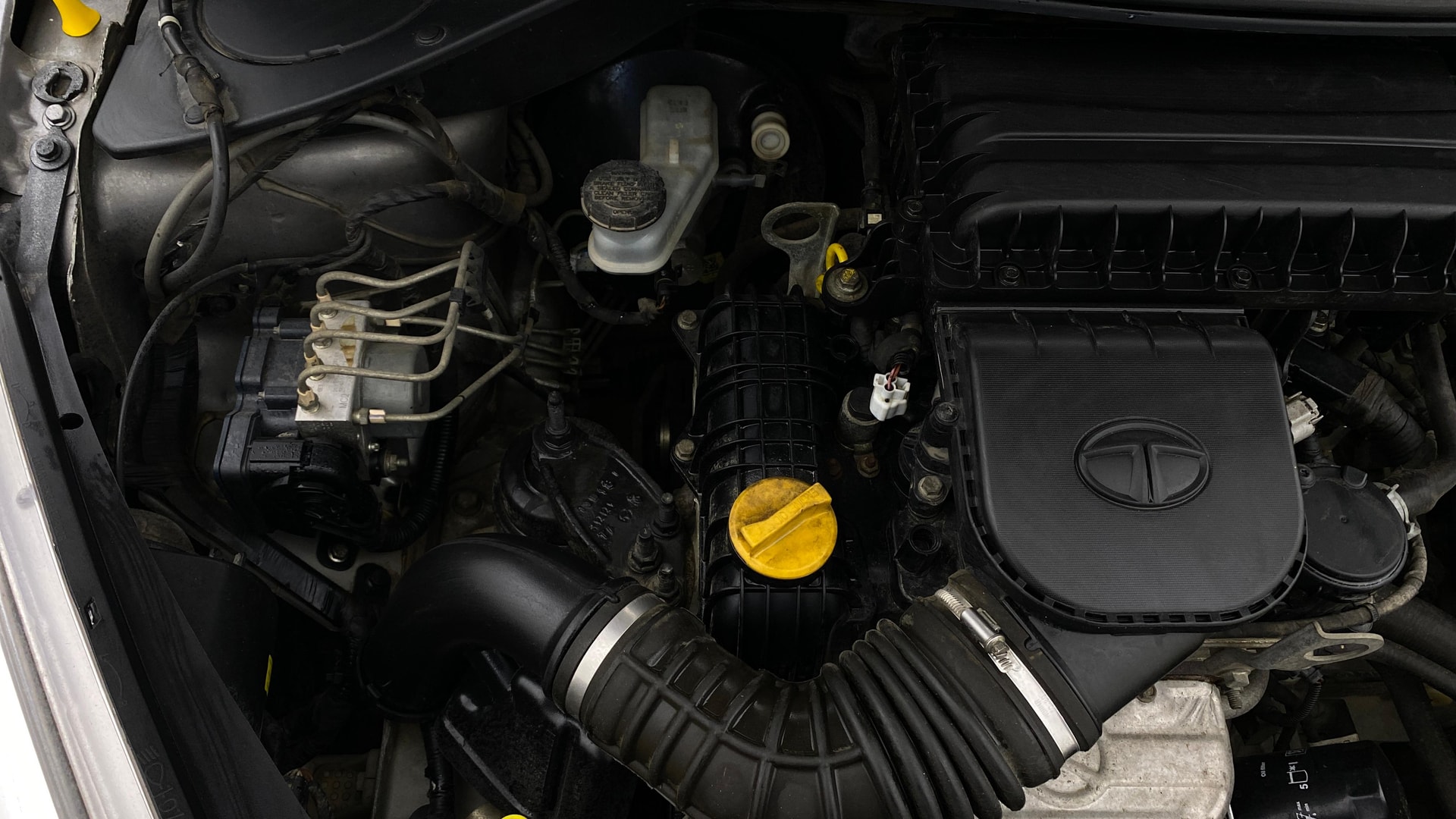 View 2019 Tata Tiago Revotorq XB Image 3 Used 2019 Tata Tiago Revotorq XB Image 3