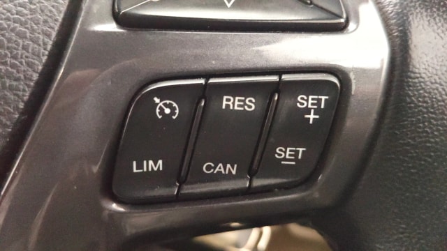 View Ford Endeavour Image 3 Used Ford Endeavour Image 3