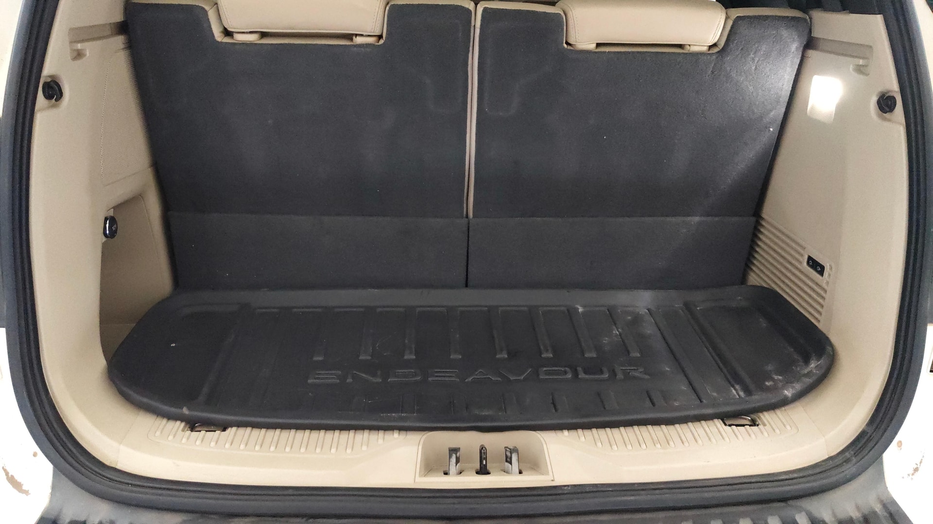 View 2017 Ford Endeavour 3.2L AWD AT Titanium Image 11 Used 2017 Ford Endeavour 3.2L AWD AT Titanium Image 11