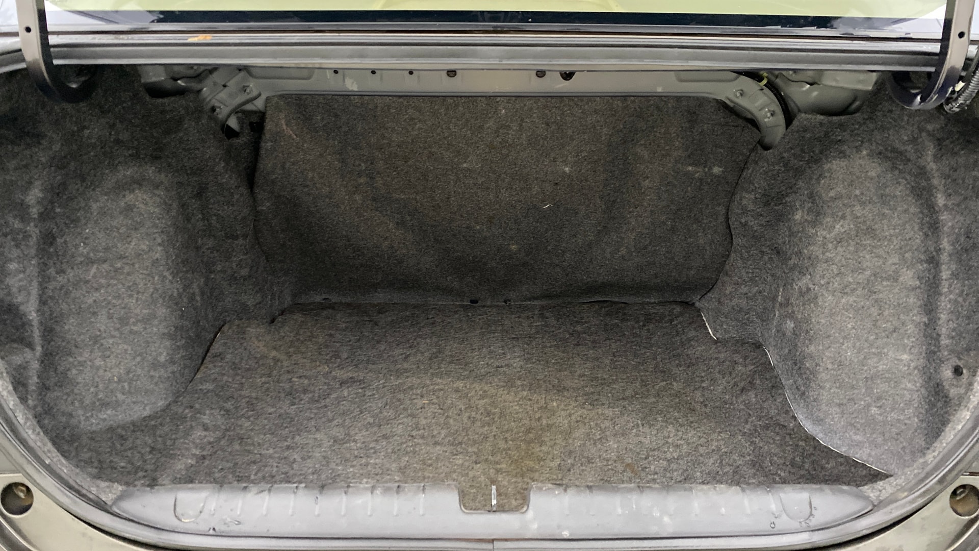 View 2019 Honda Amaze E MT Petrol BS IV Image 10 Used 2019 Honda Amaze E MT Petrol BS IV Image 10