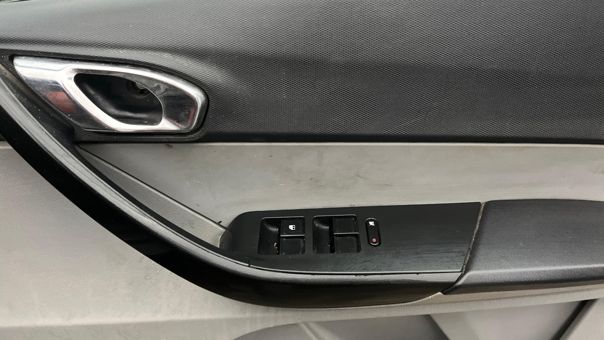 View 2020 Tata Tiago Revotorq XB Image 37 Used 2020 Tata Tiago Revotorq XB Image 37