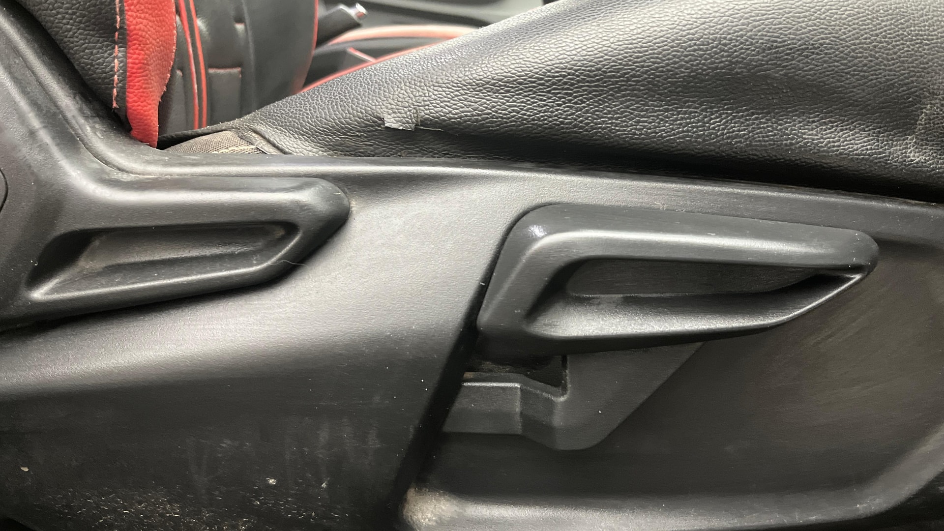 View 2020 Tata Tiago Revotorq XB Image 10 Used 2020 Tata Tiago Revotorq XB Image 10