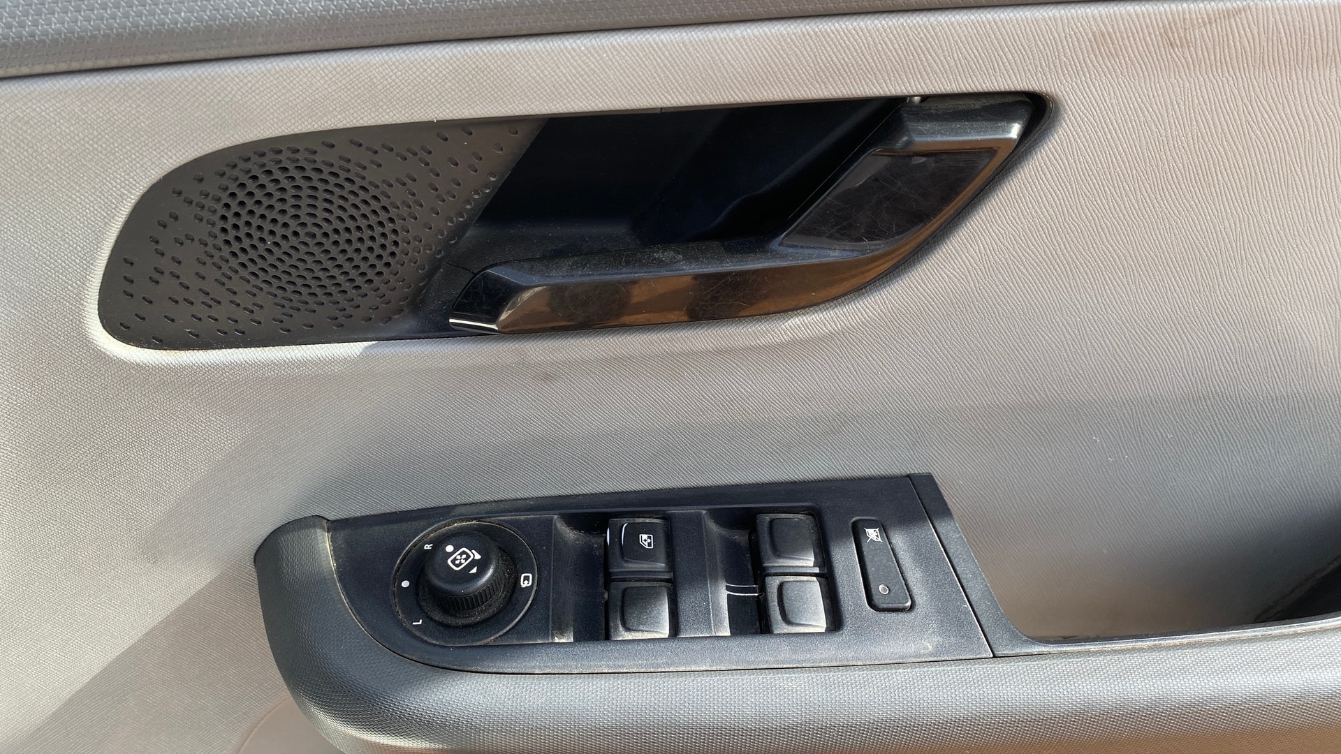 View 2020 Tata Altroz XM Petrol Image 32 Used 2020 Tata Altroz XM Petrol Image 32
