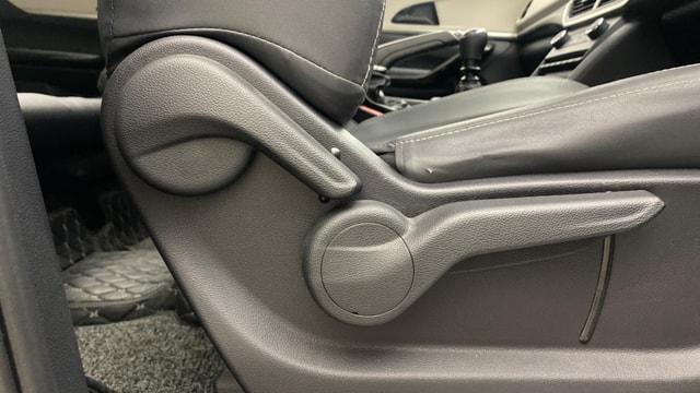 View Mahindra XUV700 Image 18 Used Mahindra XUV700 Image 18