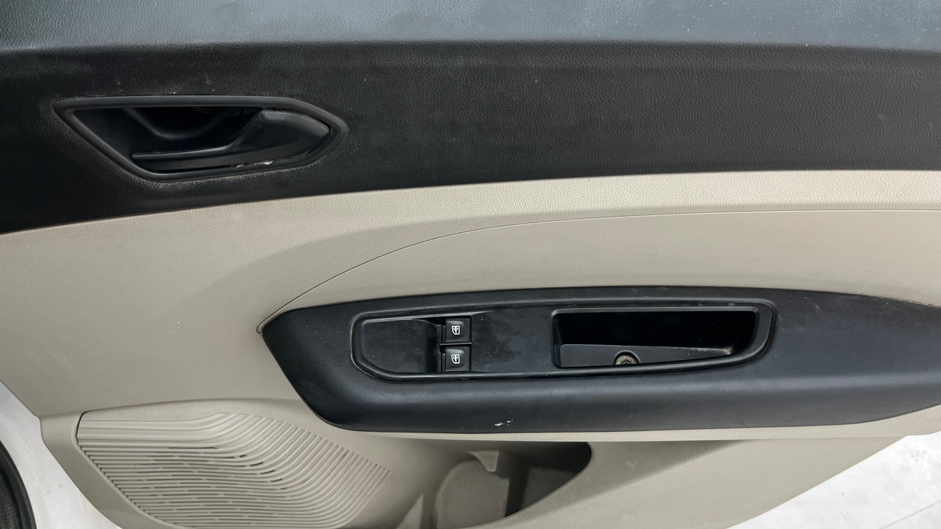 View 2019 Renault Triber RXE Image 33 Used 2019 Renault Triber RXE Image 33