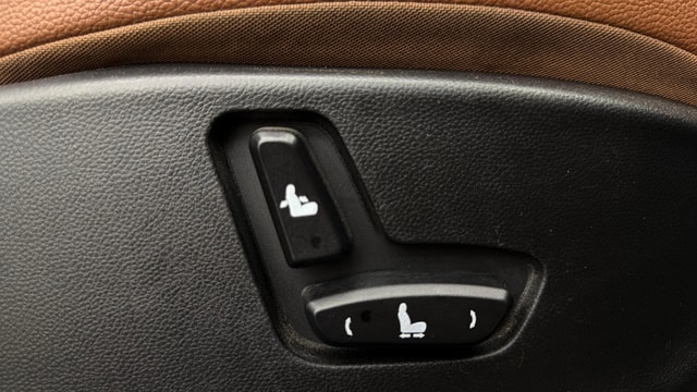 View MG Hector Plus Image 12 Used MG Hector Plus Image 12