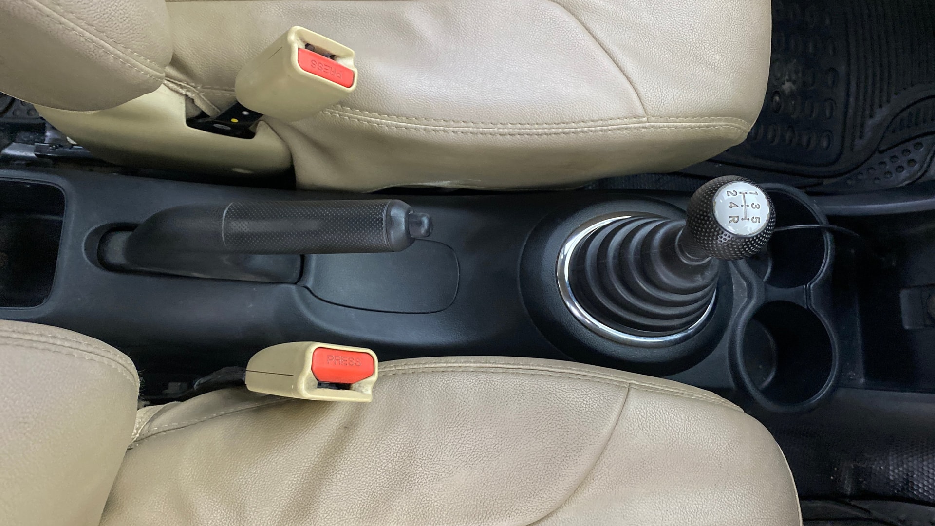 View 2015 Honda Amaze E MT Petrol BS IV Image 38 Used 2015 Honda Amaze E MT Petrol BS IV Image 38