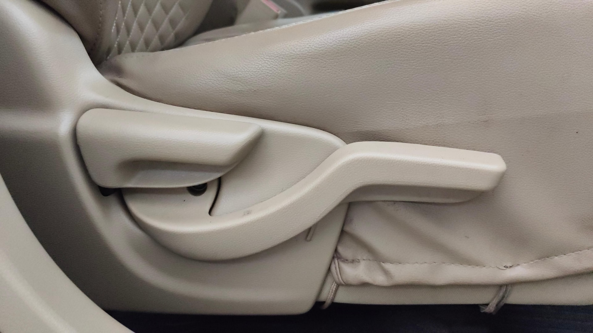 View 2013 Honda Amaze E MT Petrol BS IV Image 18 Used 2013 Honda Amaze E MT Petrol BS IV Image 18