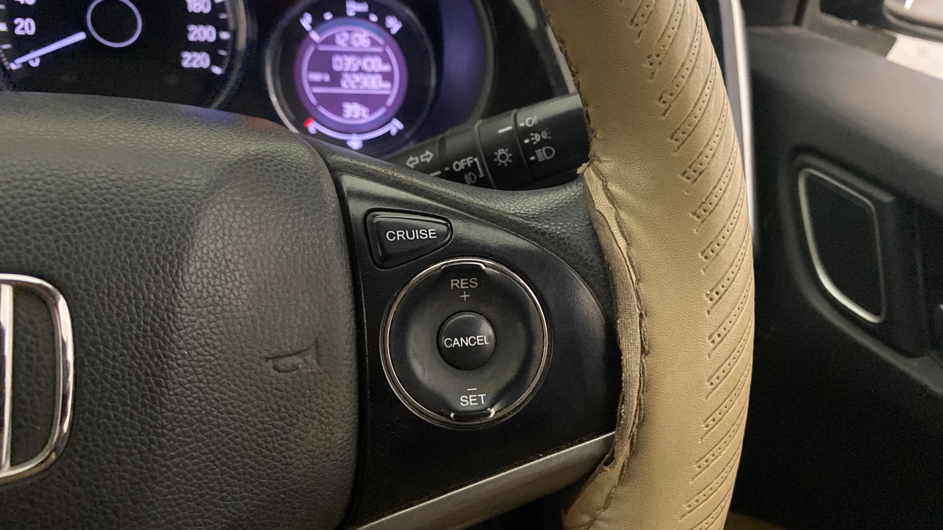 View 2022 Honda City ZX MT Diesel Anniversary Edition Image 3 Used 2022 Honda City ZX MT Diesel Anniversary Edition Image 3