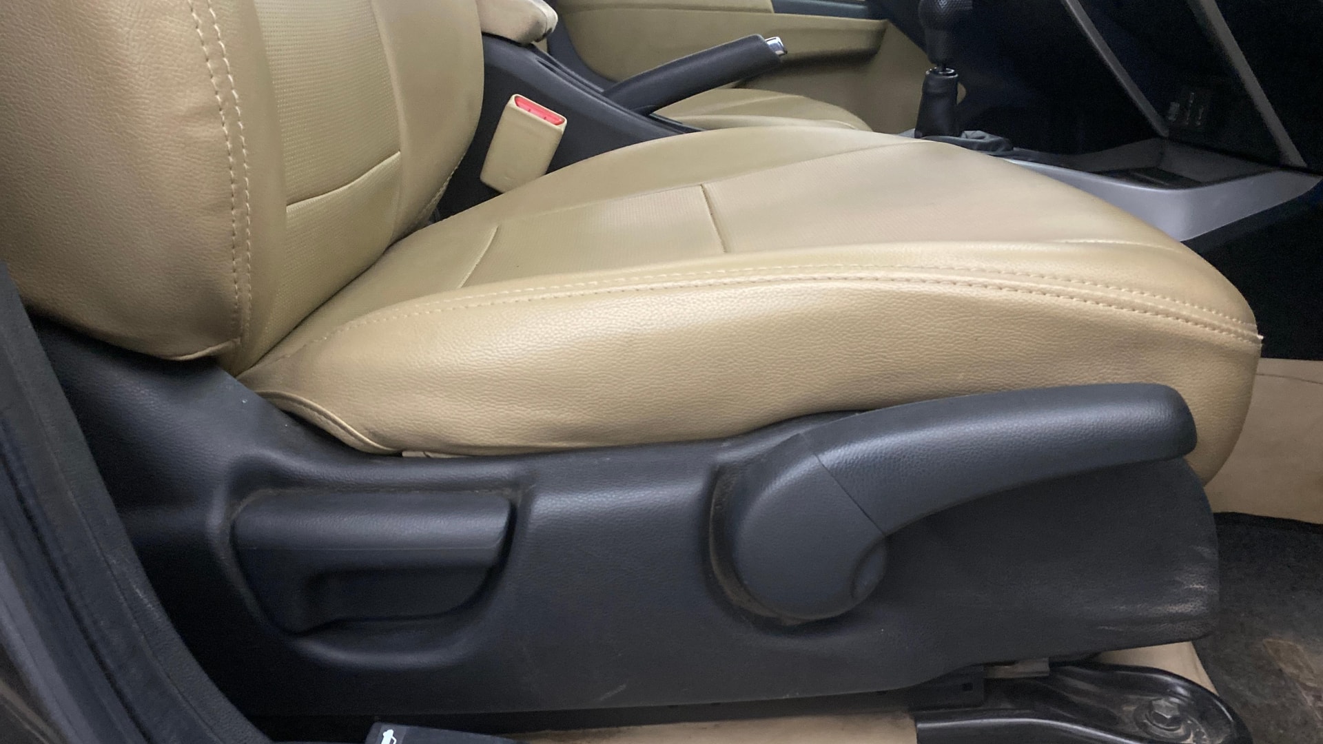 View 2022 Honda City ZX MT Diesel Anniversary Edition Image 19 Used 2022 Honda City ZX MT Diesel Anniversary Edition Image 19