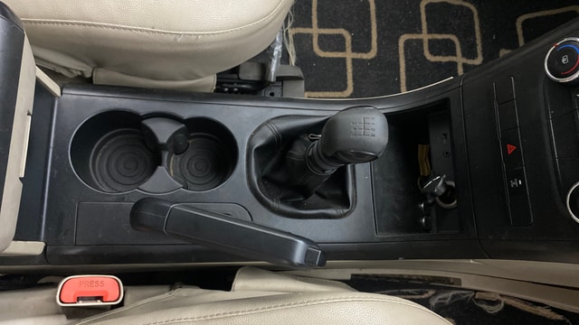 View Mahindra XUV500 Image 38 Used Mahindra XUV500 Image 38