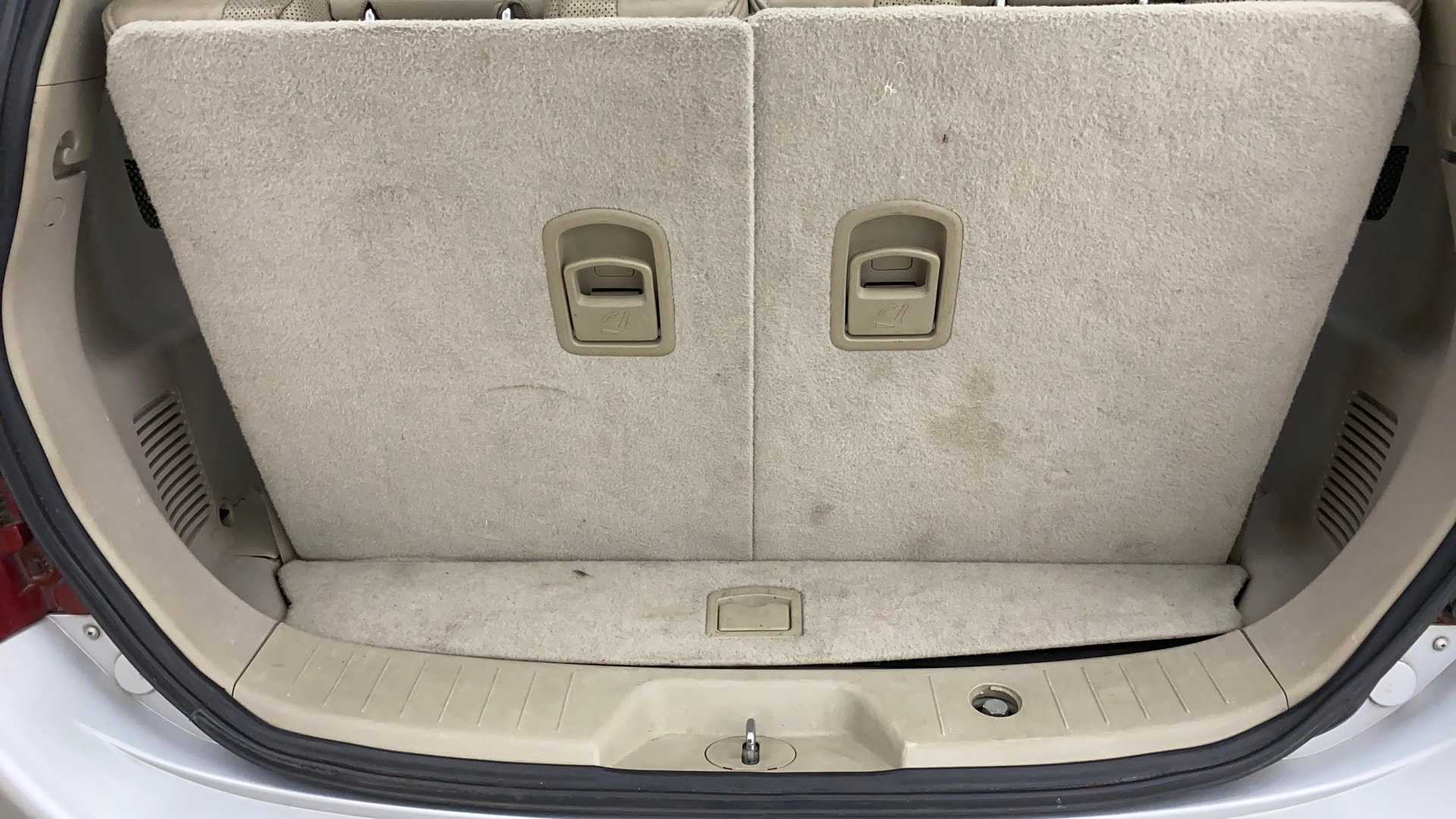 View 2016 Mahindra XUV500 W10 1.99-Litre Image 7 Used 2016 Mahindra XUV500 W10 1.99-Litre Image 7