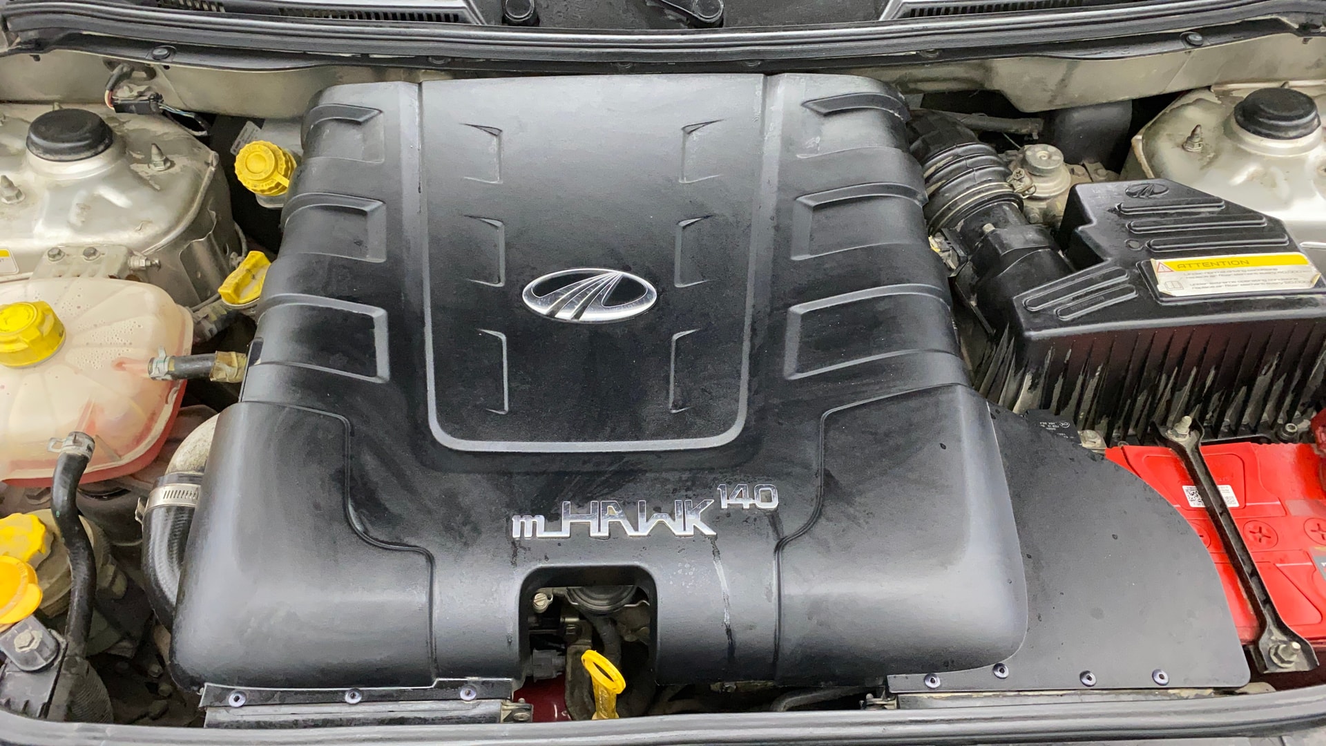 View 2016 Mahindra XUV500 W10 1.99-Litre Image 47 Used 2016 Mahindra XUV500 W10 1.99-Litre Image 47