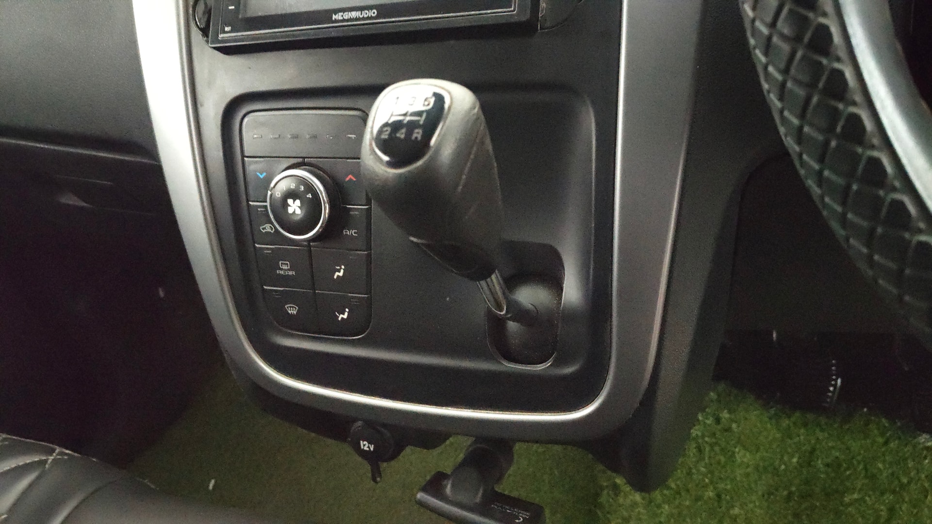 Used 2017 Mahindra KUV100 Used 2017 Mahindra KUV100