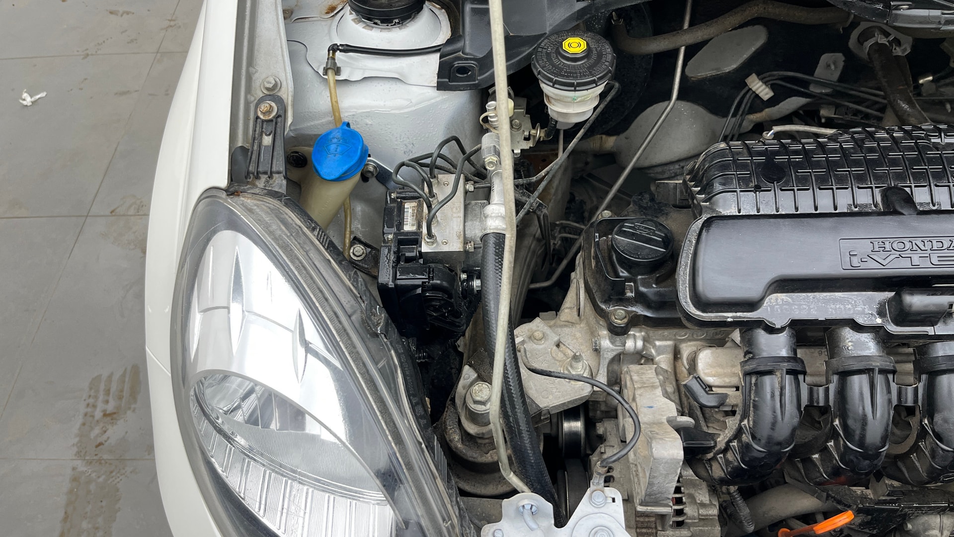View 2015 Honda Brio VX AT Petrol Image 3 Used 2015 Honda Brio VX AT Petrol Image 3