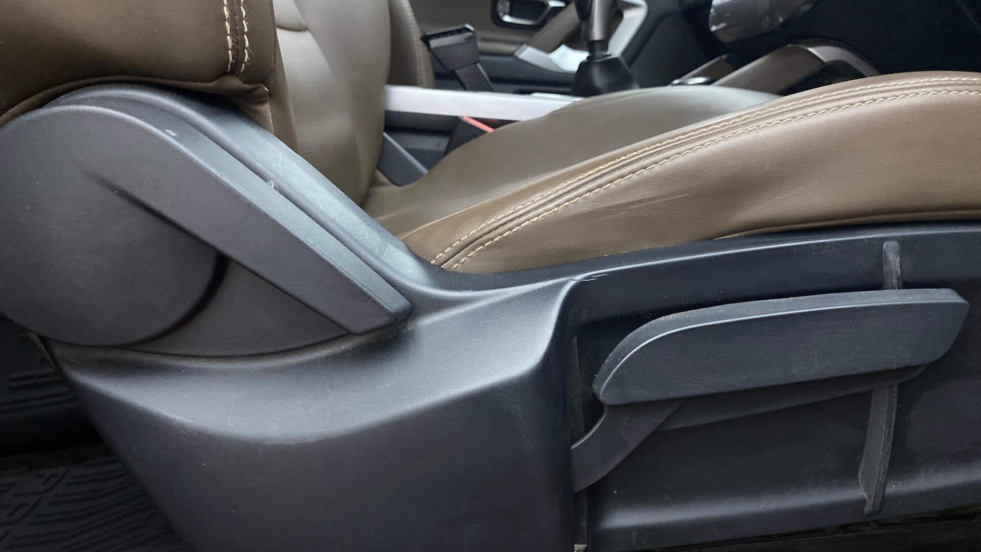 View 2019 Tata Harrier XE Image 11 Used 2019 Tata Harrier XE Image 11
