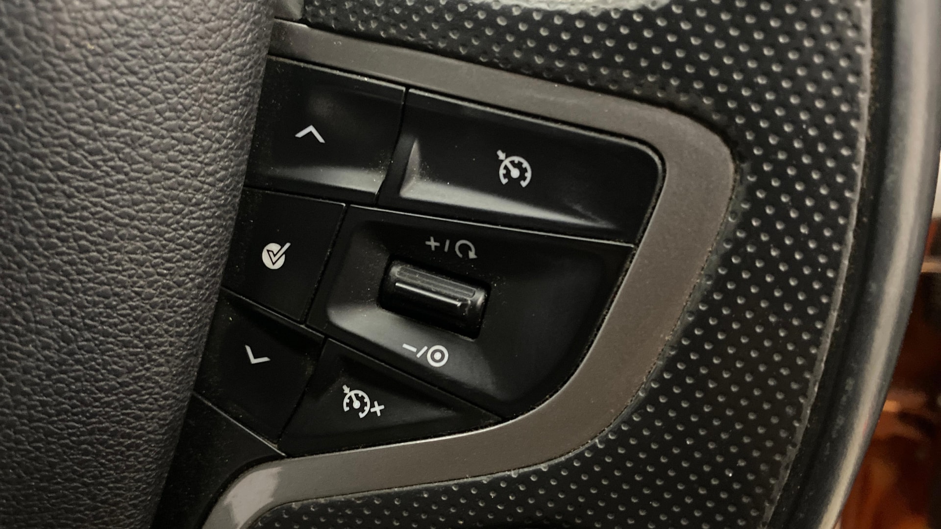 View 2019 Tata Harrier XE Image 3 Used 2019 Tata Harrier XE Image 3