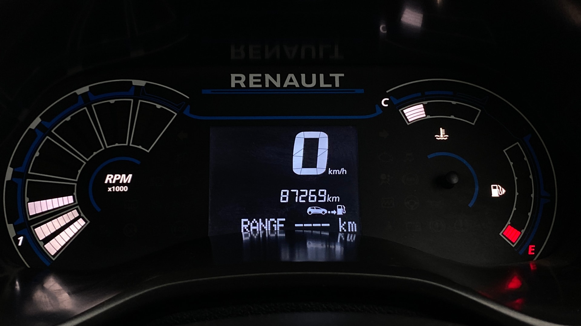 View 2022 Renault Triber RXT Image 34 Used 2022 Renault Triber RXT Image 34