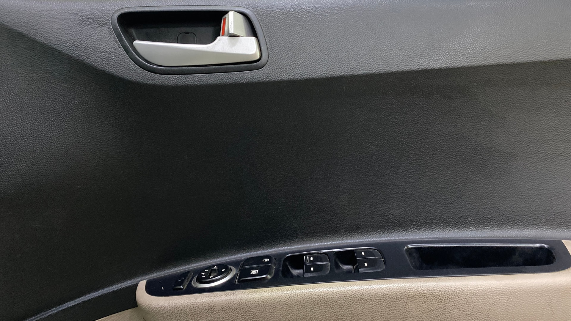 View 2018 Hyundai Xcent SX Petrol Image 33 Used 2018 Hyundai Xcent SX Petrol Image 33