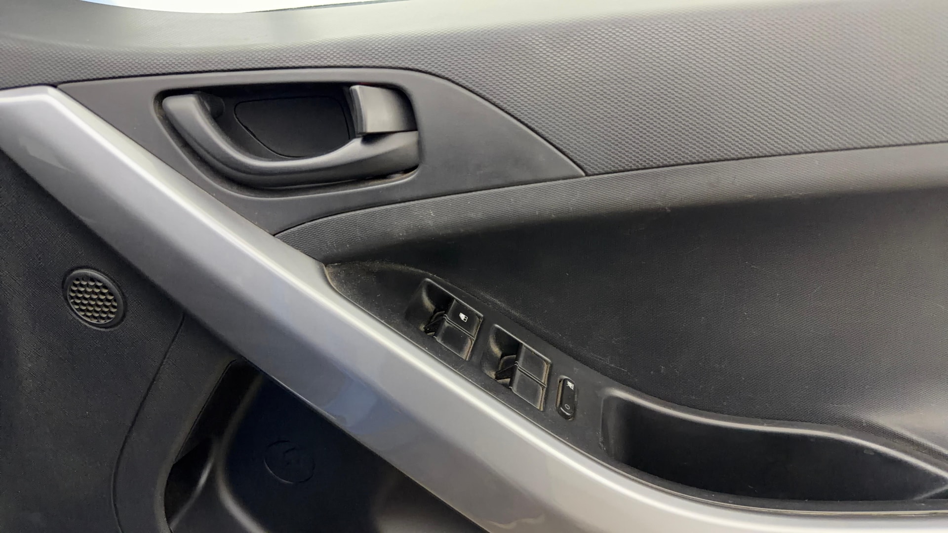 View 2020 Tata Nexon Revotron XE Image 32 Used 2020 Tata Nexon Revotron XE Image 32