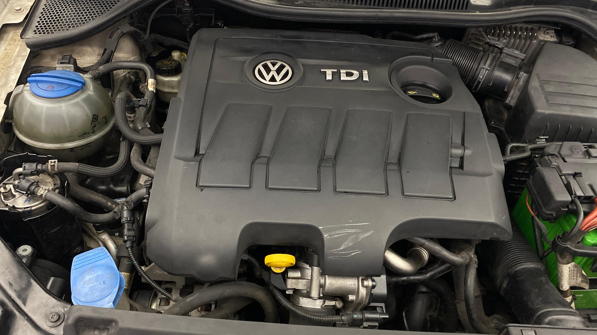 View 2016 Volkswagen Ameo 1.2L MPI Petrol Comfortline Image 3 Used 2016 Volkswagen Ameo 1.2L MPI Petrol Comfortline Image 3