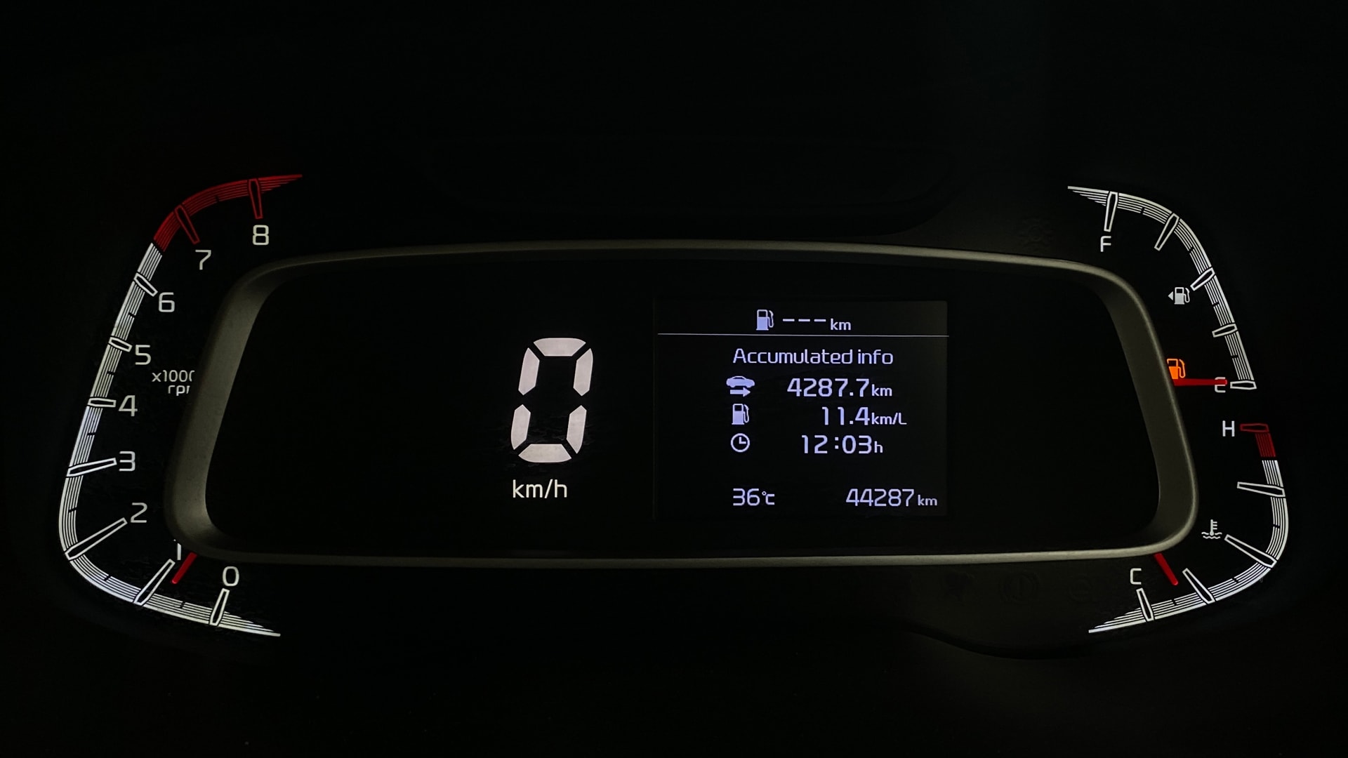 View 2021 Kia Sonet HTK Plus Petrol Image 34 Used 2021 Kia Sonet HTK Plus Petrol Image 34