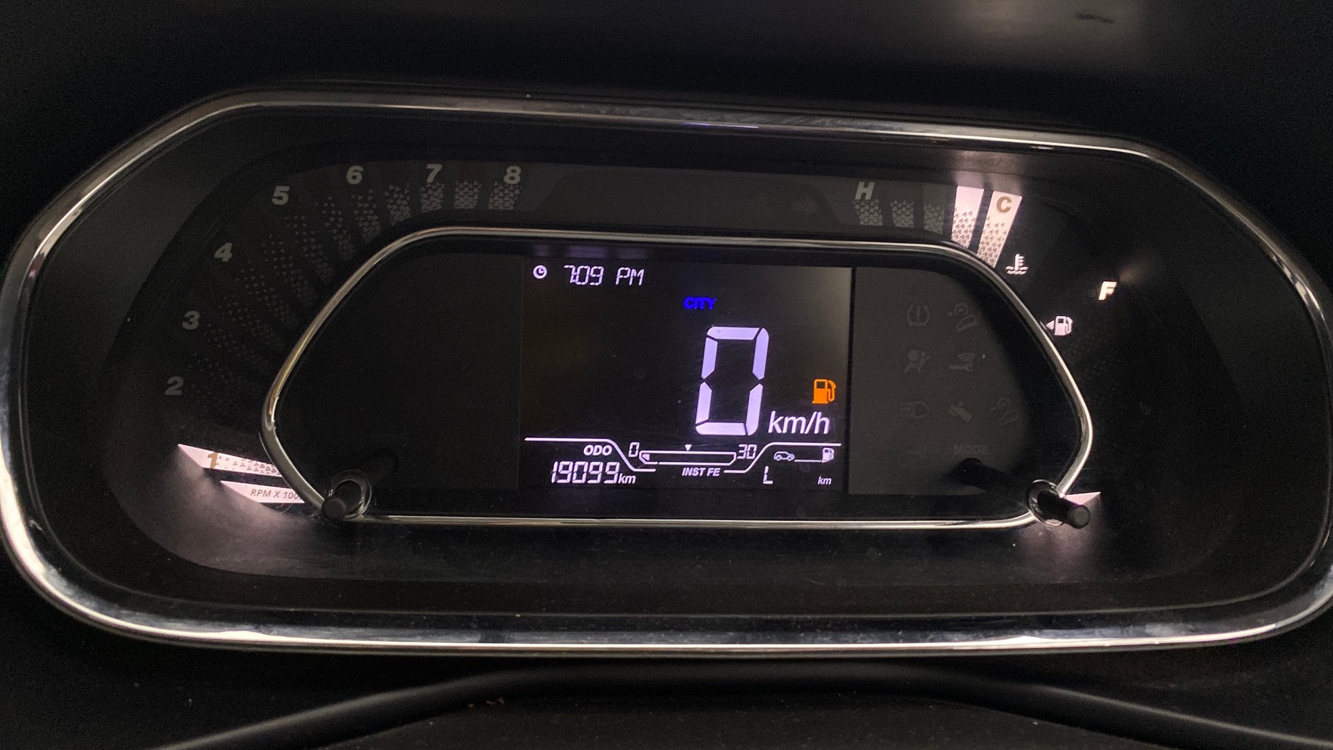 View 2022 Tata Nexon Revotron XE Image 35 Used 2022 Tata Nexon Revotron XE Image 35