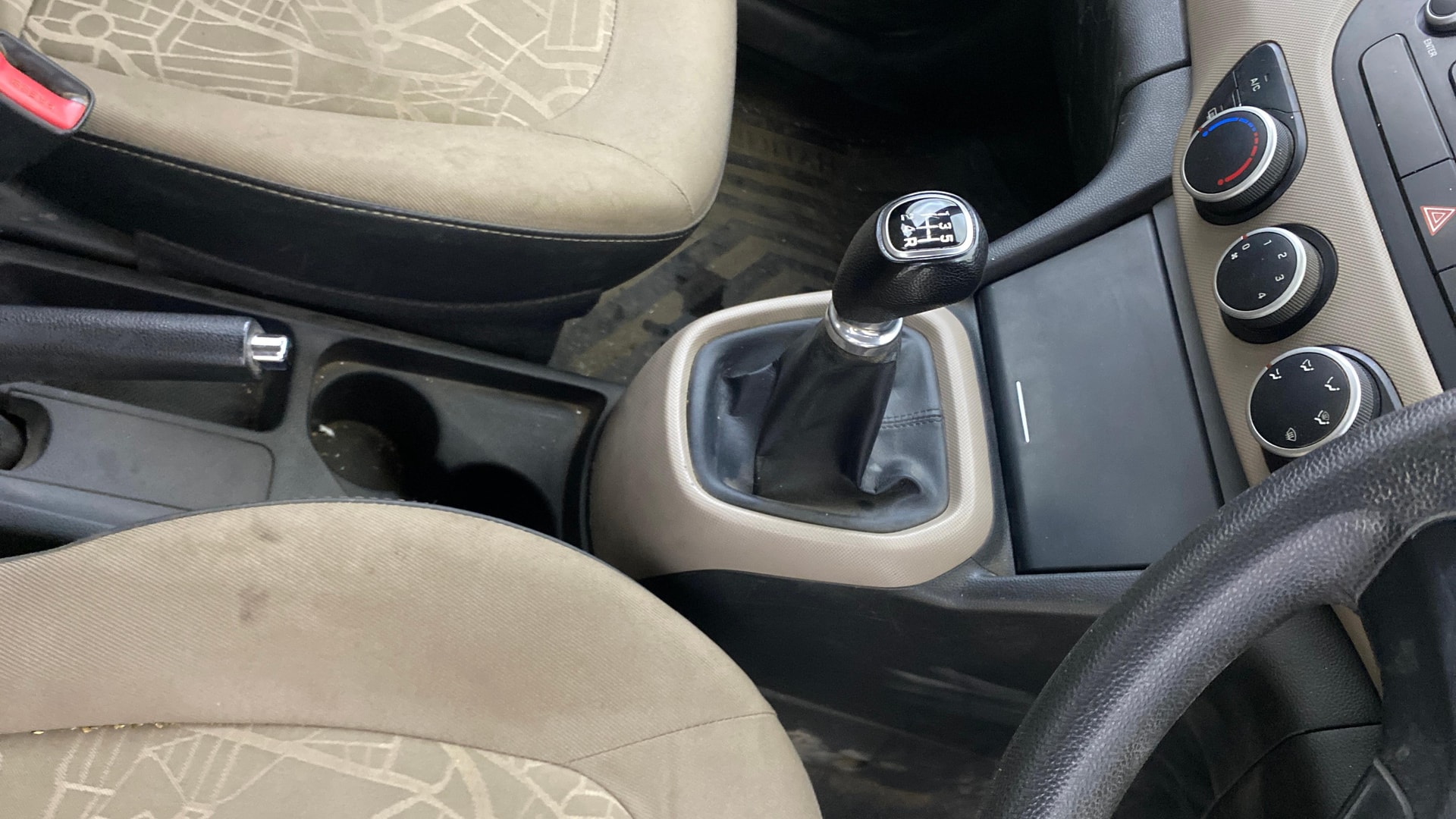 View 2015 Hyundai Xcent S Petrol Image 37 Used 2015 Hyundai Xcent S Petrol Image 37