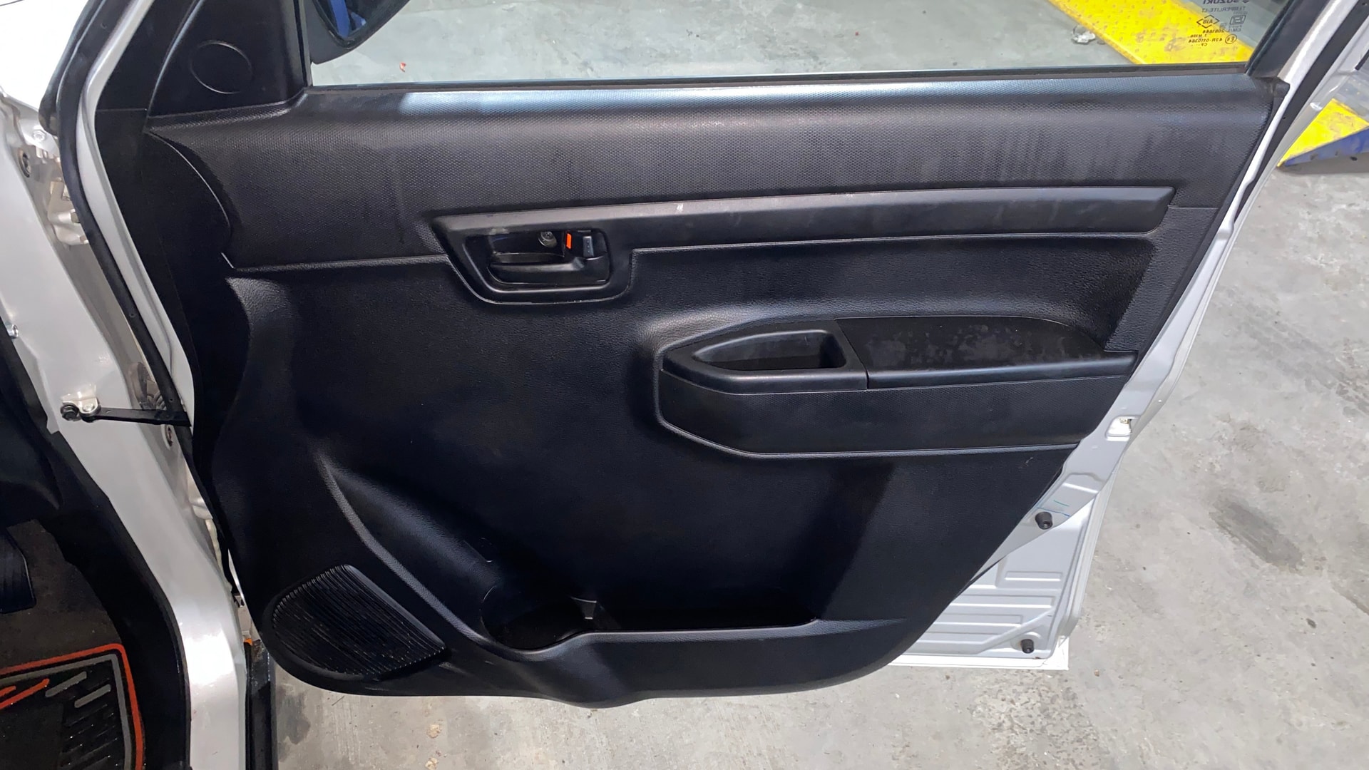 View 2025 Maruti Suzuki 1000 Base Variant Image 33 Used 2025 Maruti Suzuki 1000 Base Variant Image 33