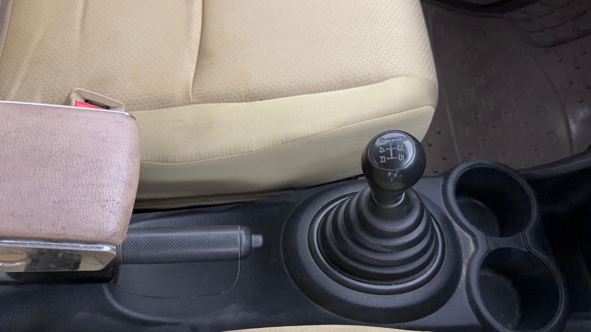 View 2016 Honda Amaze E MT Petrol BS IV Image 37 Used 2016 Honda Amaze E MT Petrol BS IV Image 37
