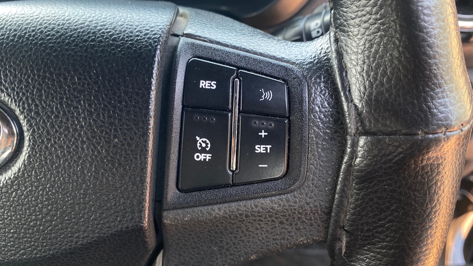 View 2022 Mahindra Thar AX Standard Manual Soft Top 6 Seater Image 3 Used 2022 Mahindra Thar AX Standard Manual Soft Top 6 Seater Image 3