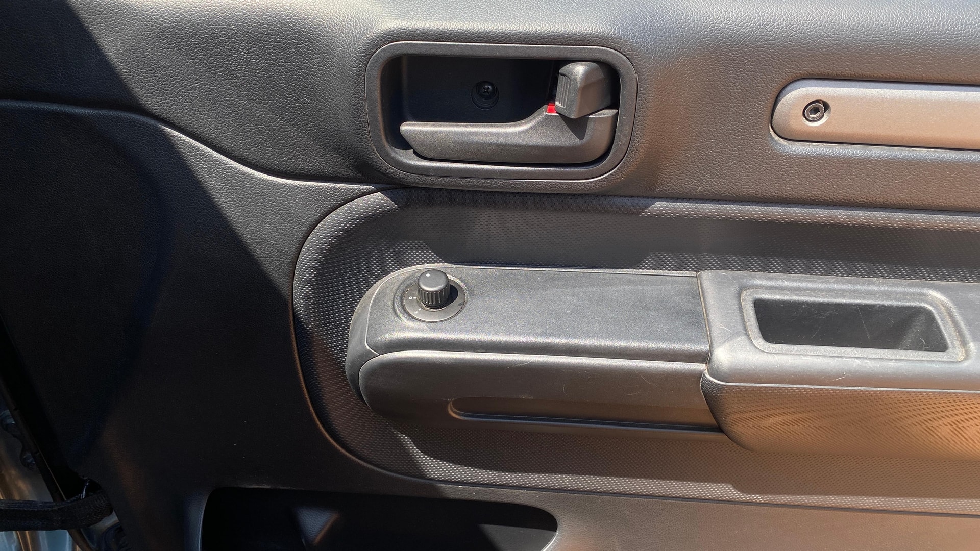 View 2022 Mahindra Thar AX Standard Manual Soft Top 6 Seater Image 32 Used 2022 Mahindra Thar AX Standard Manual Soft Top 6 Seater Image 32