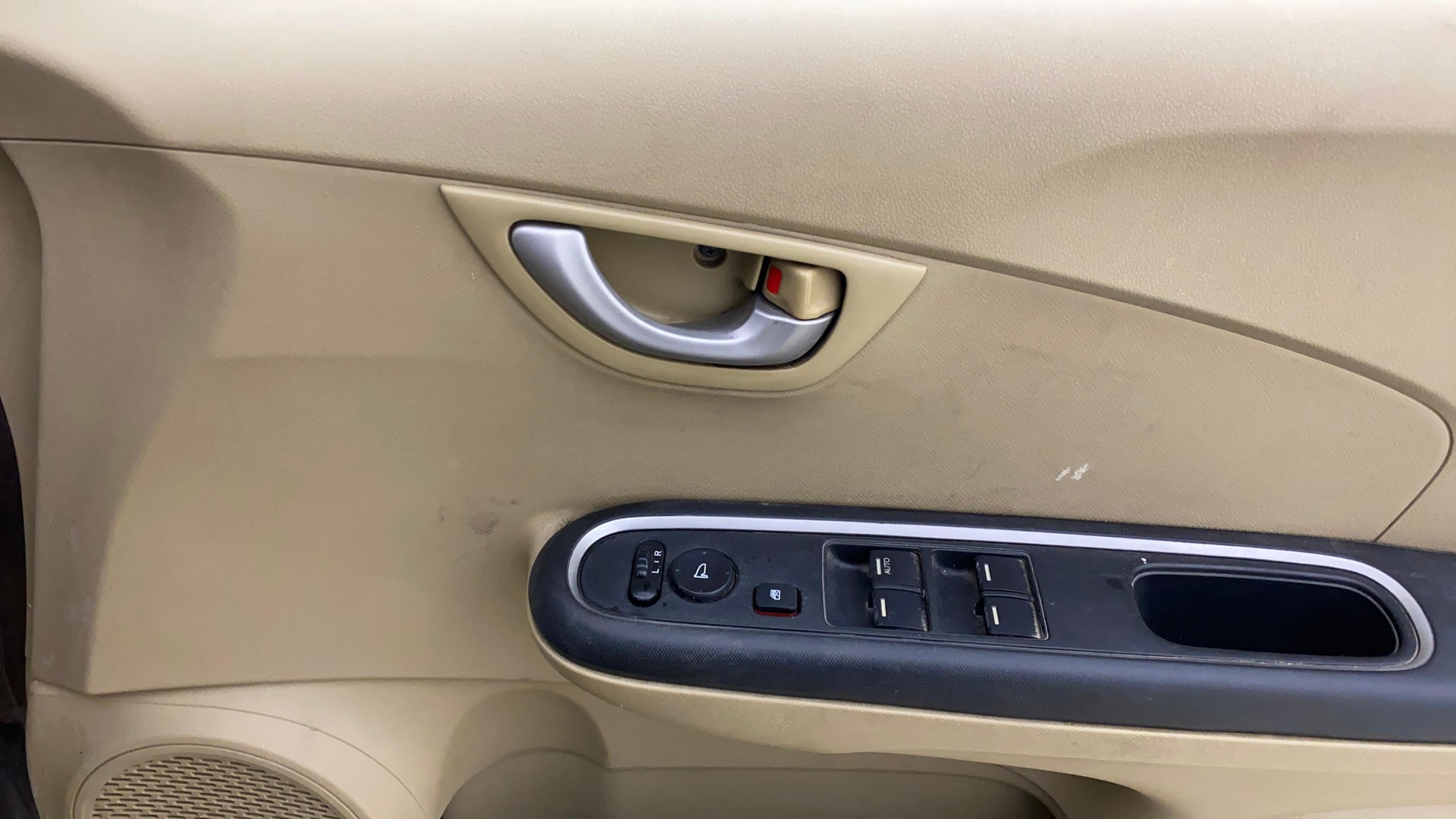 View 2016 Honda Amaze E MT Petrol BS IV Image 32 Used 2016 Honda Amaze E MT Petrol BS IV Image 32