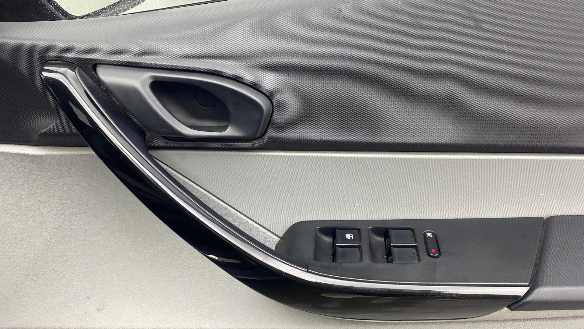 View 2020 Tata Tiago Revotorq XB Image 33 Used 2020 Tata Tiago Revotorq XB Image 33