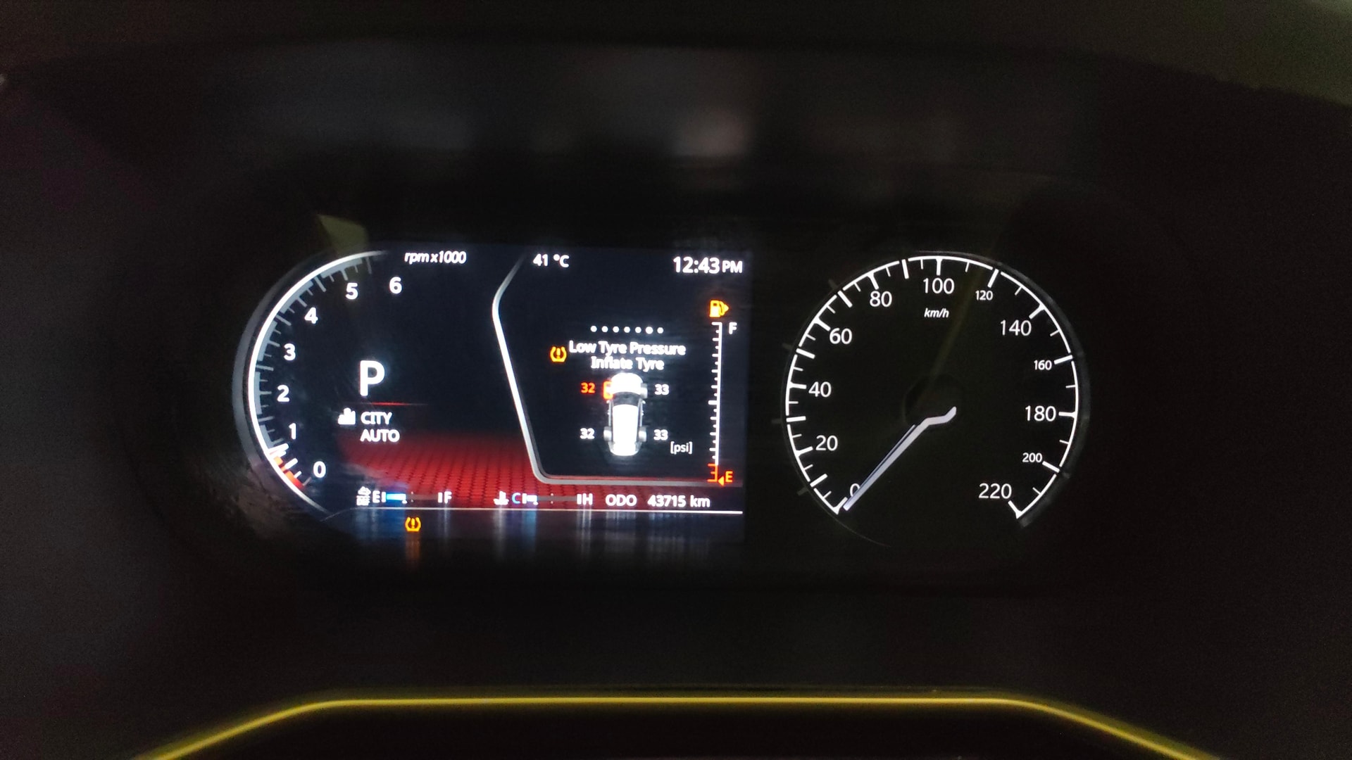 View 2022 Tata Safari XZA Plus Gold Image 22 Used 2022 Tata Safari XZA Plus Gold Image 22