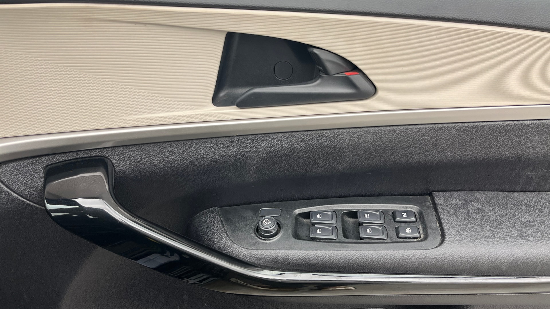 Used 2022 Mahindra XUV700 Used 2022 Mahindra XUV700
