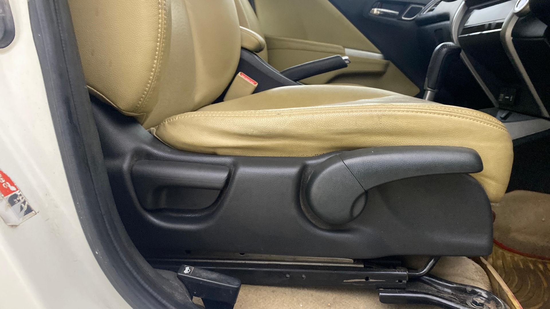 View 2017 Honda City ZX MT Diesel Anniversary Edition Image 19 Used 2017 Honda City ZX MT Diesel Anniversary Edition Image 19